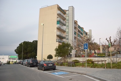 Eliminació de la zona groga del carrer d'Antonio Machado Machado.