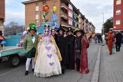 Membres del jurat del concurs de disfresses amb la Reina Carnestoltes.