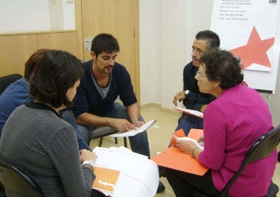 Un dels quatre grups de treball que es van crear en el taller