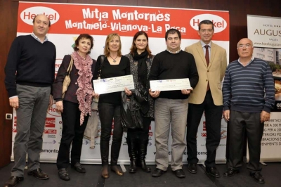 Foto de la donació solidària. D’esquerra a dreta: J.Juncà (Henkel), E.Martín, M.Català, A.Pareja (Hospital Granollers), X.Guàrdia (Creu Roja Granollers), R.Lledó (Hospital Granollers) i F.Izaguirre (C.Atletisme Montornès) - Imatge cedida pel CA Montornès