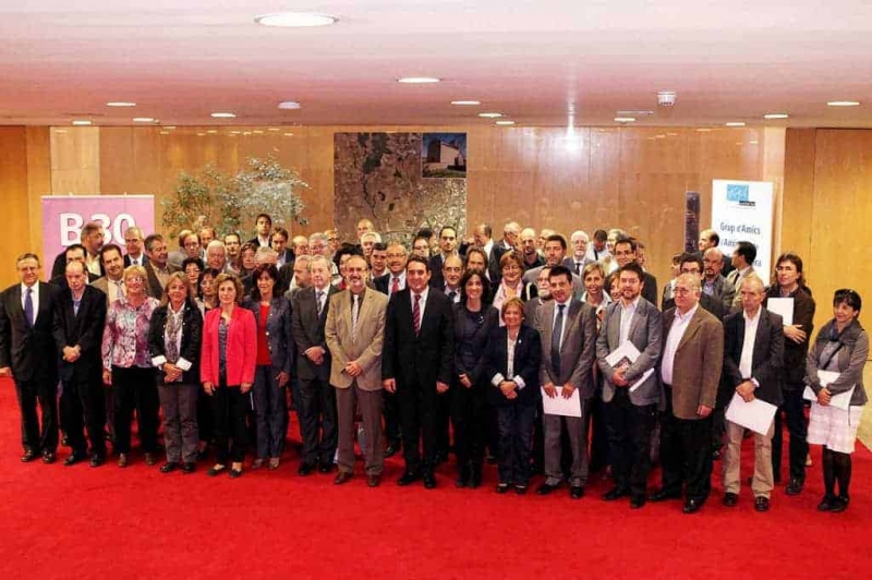 Alcaldes dels municipis de la B-30 a la sala de plens de l'Ajuntament de Mollet