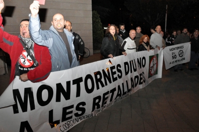 Protesta contra les retallades durant l'estada del conseller