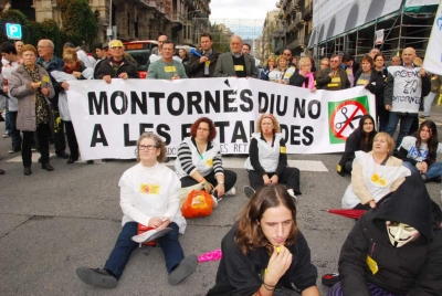 Protesta dels veïns de Montornès a la seu de l'Institut Català de la Salut, a Barcelona (10 de novembre de 2012)